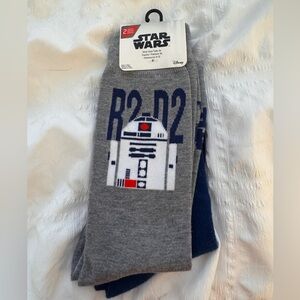 NWT pack of 2 pairs men’s Star Wars socks:  blue C-3PO AND gray R2D2 size 6-12